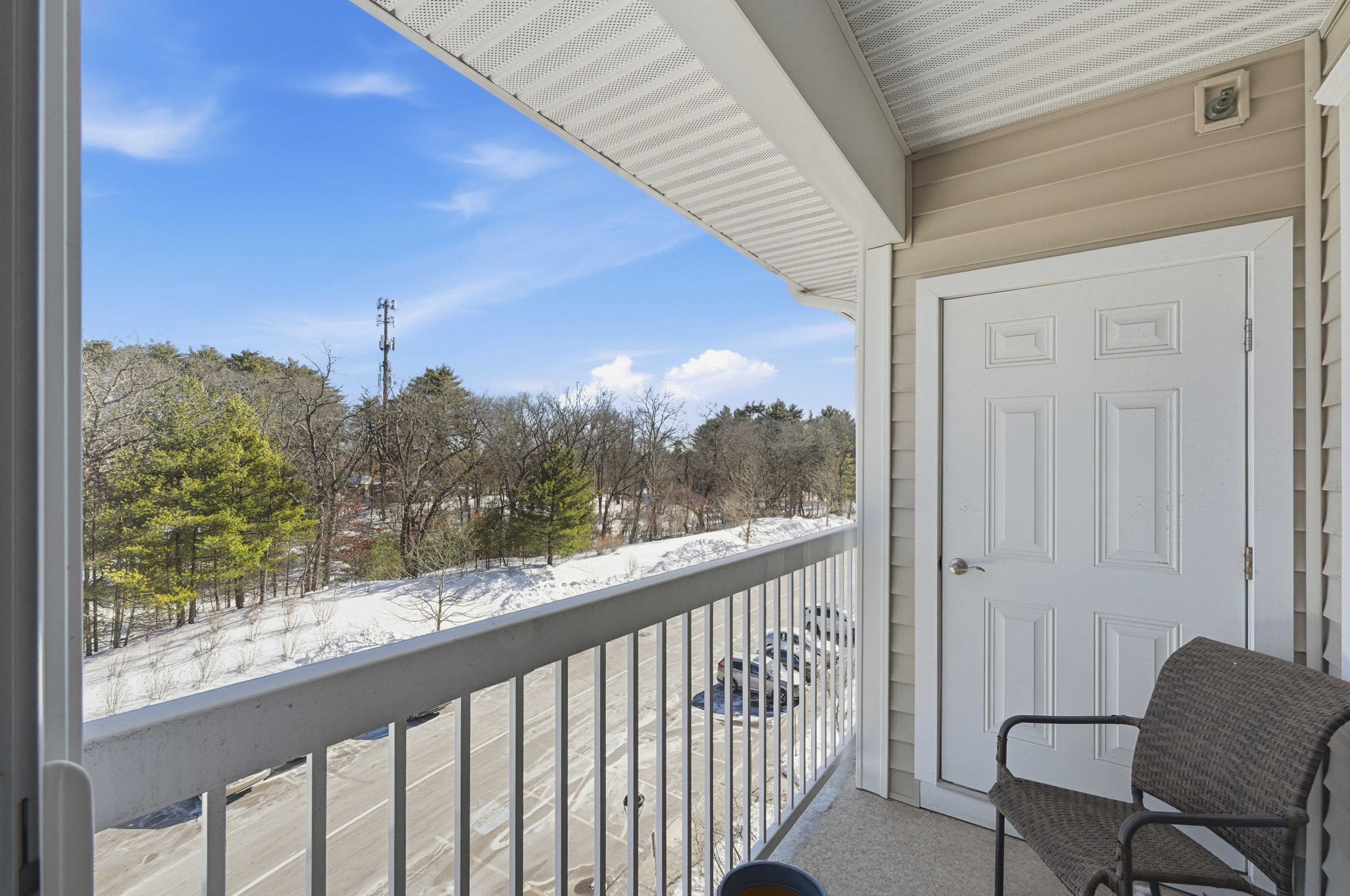 Natick, Massachusetts, 01760, United States, 2 Bedrooms Bedrooms, ,2 BathroomsBathrooms,Residential,For Sale,2015900