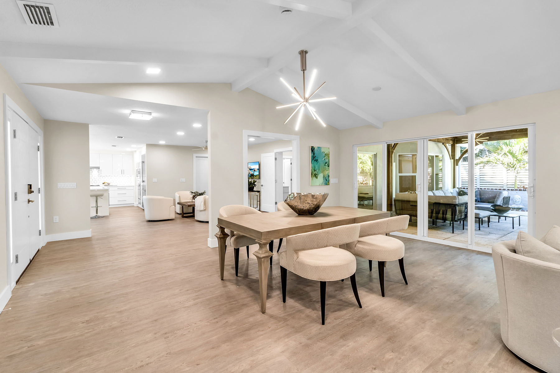  JOHNSON ESTATES - 物件實景