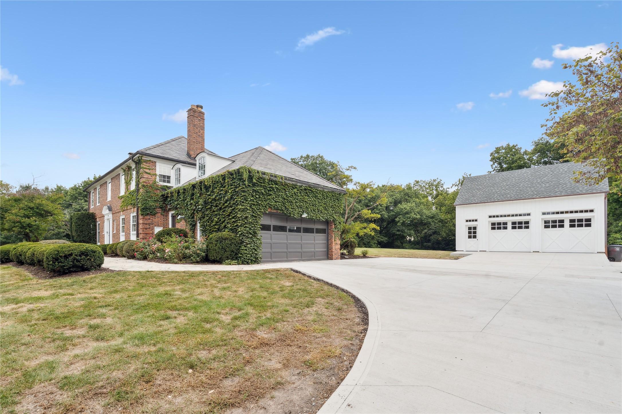 Des Moines, Iowa, 50312, United States, 4 Bedrooms Bedrooms, ,4 BathroomsBathrooms,Residential,For Sale,1942585