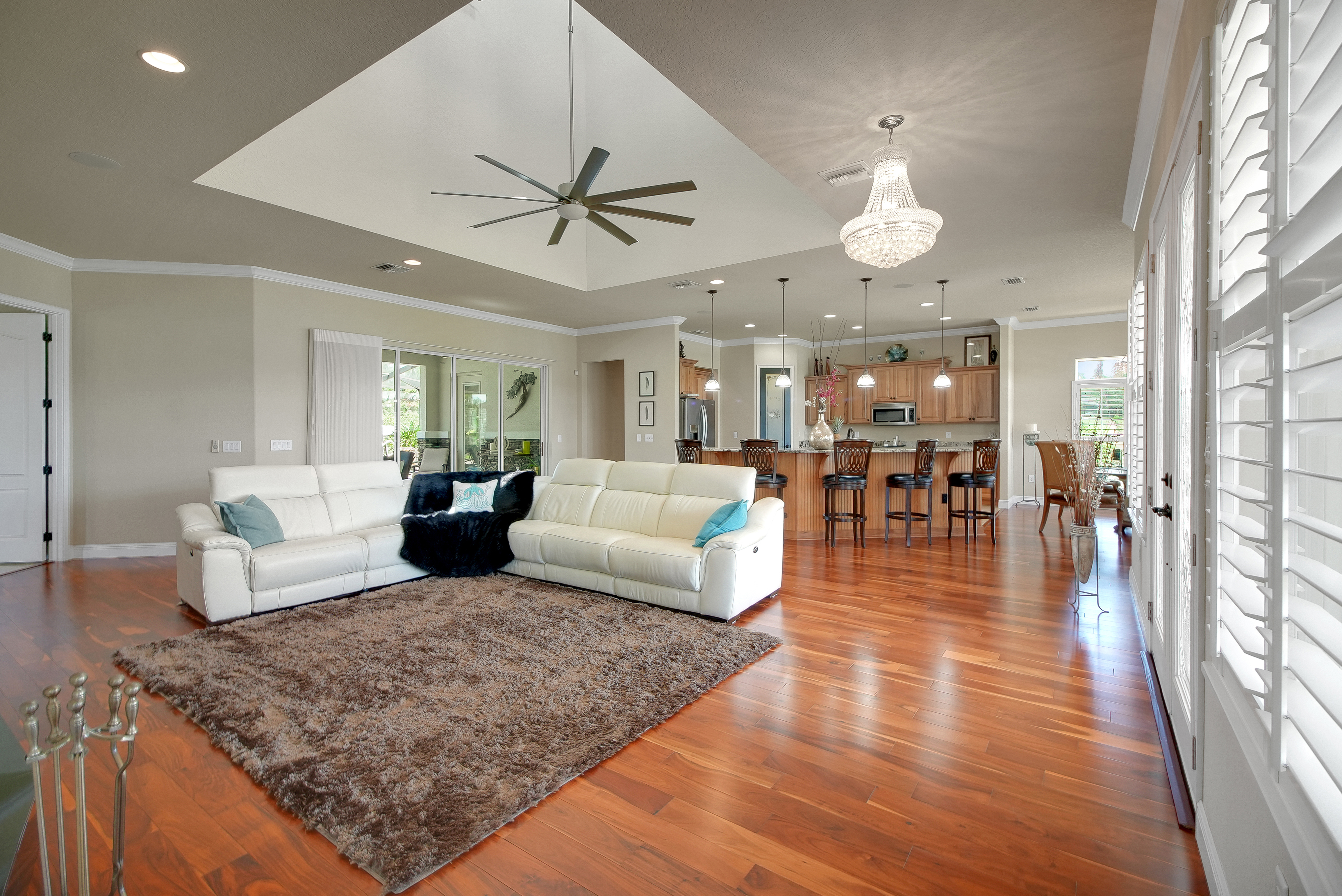 Weirsdale, Florida, 32195, United States, 4 Bedrooms Bedrooms, ,3 BathroomsBathrooms,Residential,For Sale,1900688