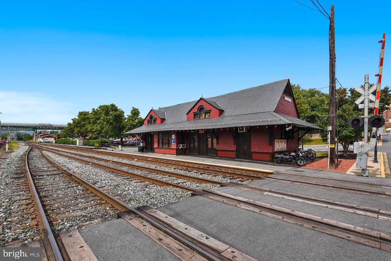 Knoxville, Maryland, 21758, United States, 4 Bedrooms Bedrooms, ,2 BathroomsBathrooms,Residential,For Sale,1997505