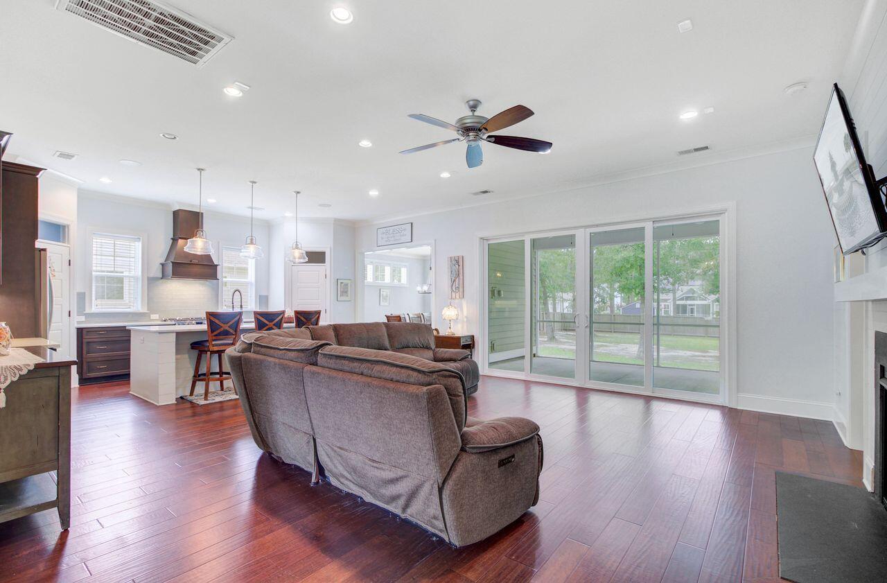 Summerville, South Carolina, 29483, United States, 4 Bedrooms Bedrooms, ,3 BathroomsBathrooms,Residential,For Sale,1910899