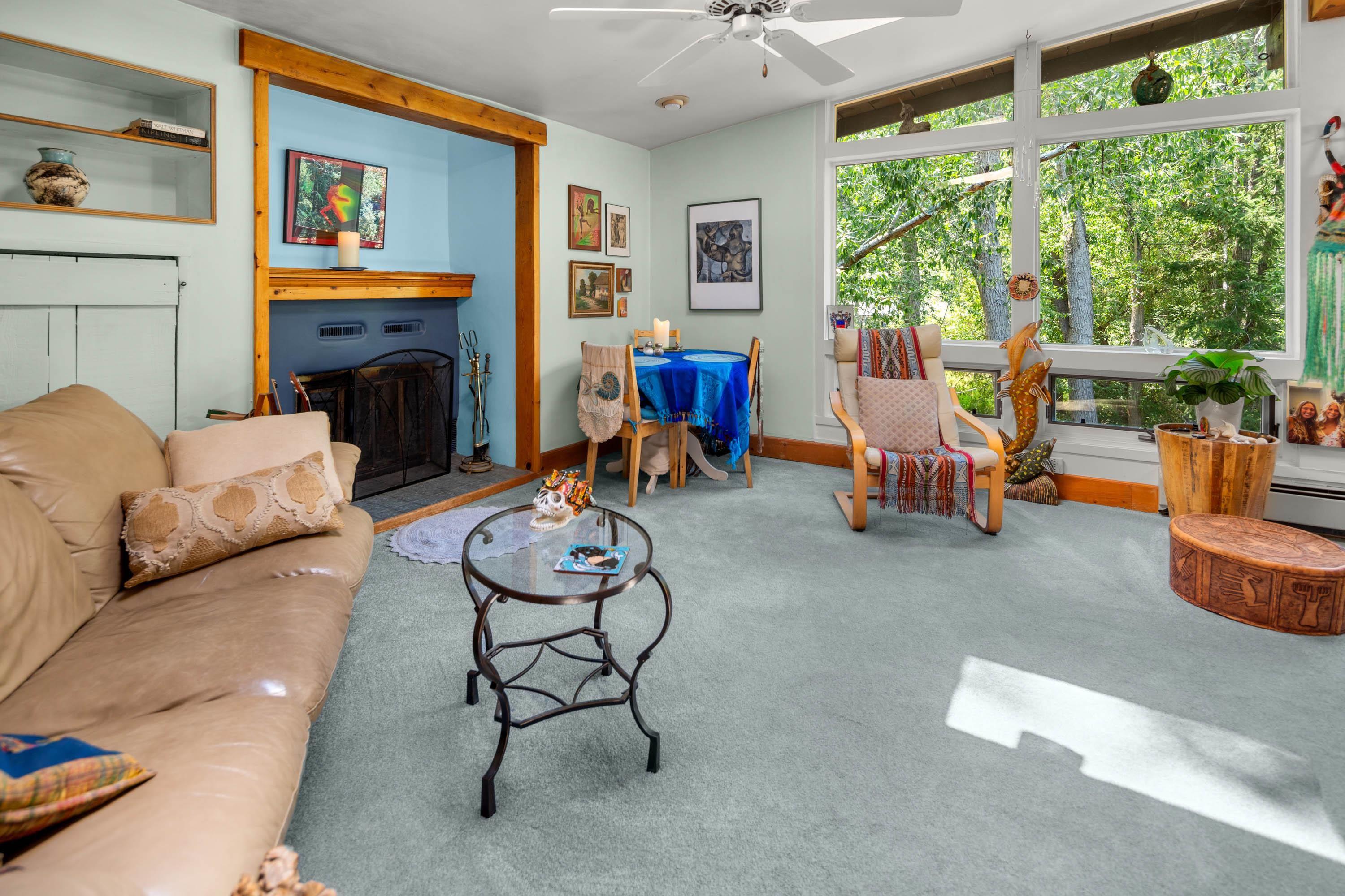 Questa, New Mexico, 87556, United States, 2 Bedrooms Bedrooms, ,3 BathroomsBathrooms,Residential,For Sale,1916841