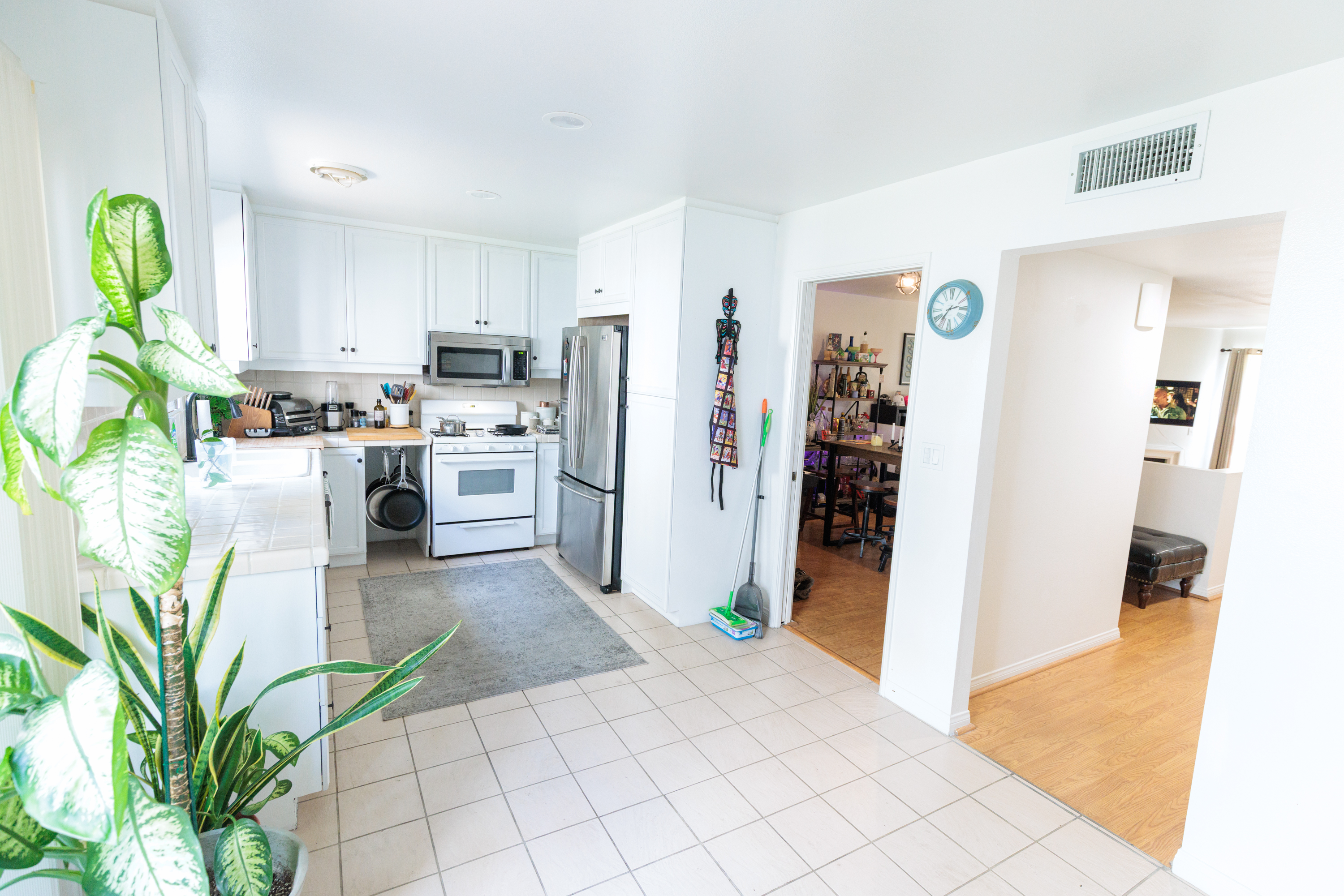 Los Angeles, California, 90068, United States, 2 Bedrooms Bedrooms, ,2 BathroomsBathrooms,Residential,For Sale,1977140