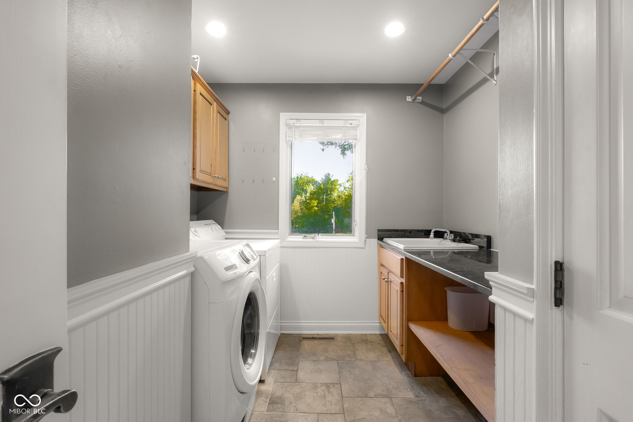 Columbus, Indiana, 47201, United States, 5 Bedrooms Bedrooms, ,6 BathroomsBathrooms,Residential,For Sale,1982008