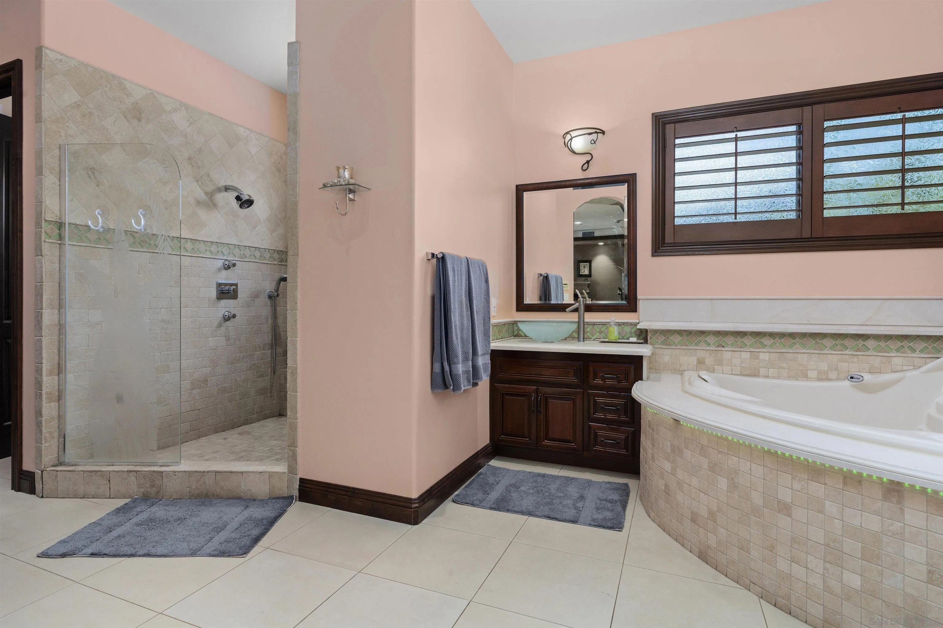 Alpine, California, 91901, United States, 3 Bedrooms Bedrooms, ,5 BathroomsBathrooms,Residential,For Sale,1997111