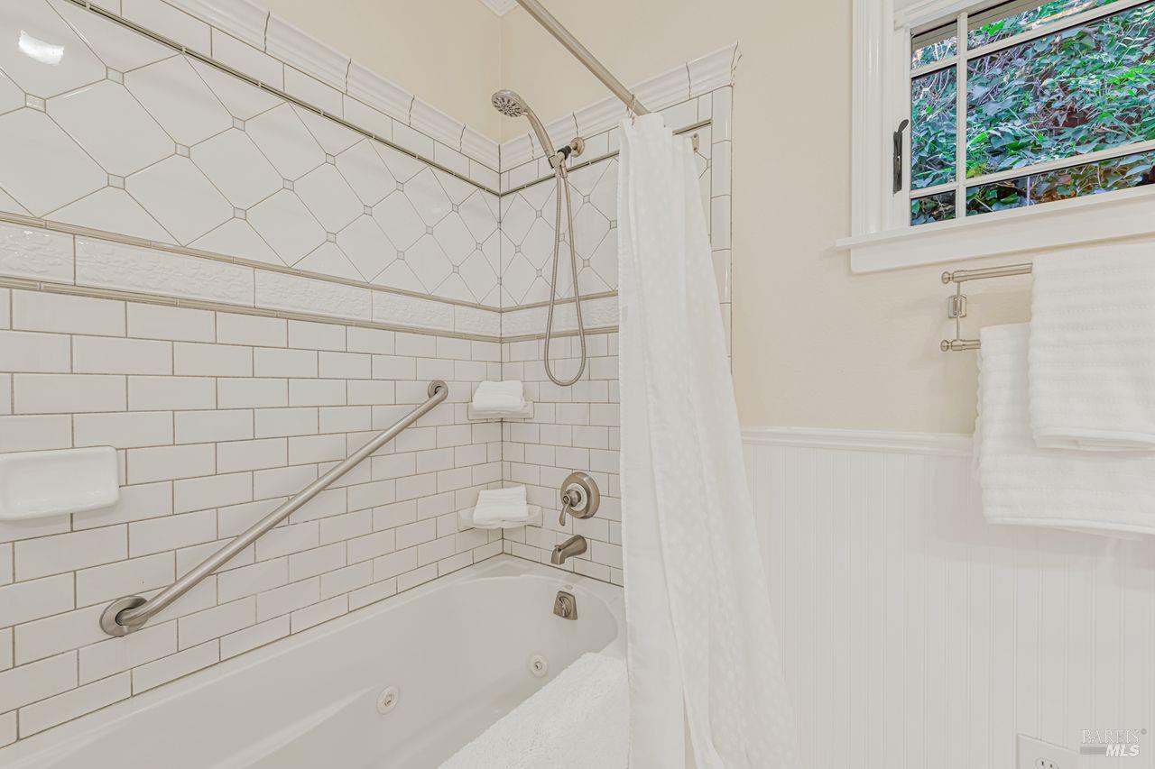 Corte Madera, California, 94925, United States, 4 Bedrooms Bedrooms, ,5 BathroomsBathrooms,Residential,For Sale,1917225