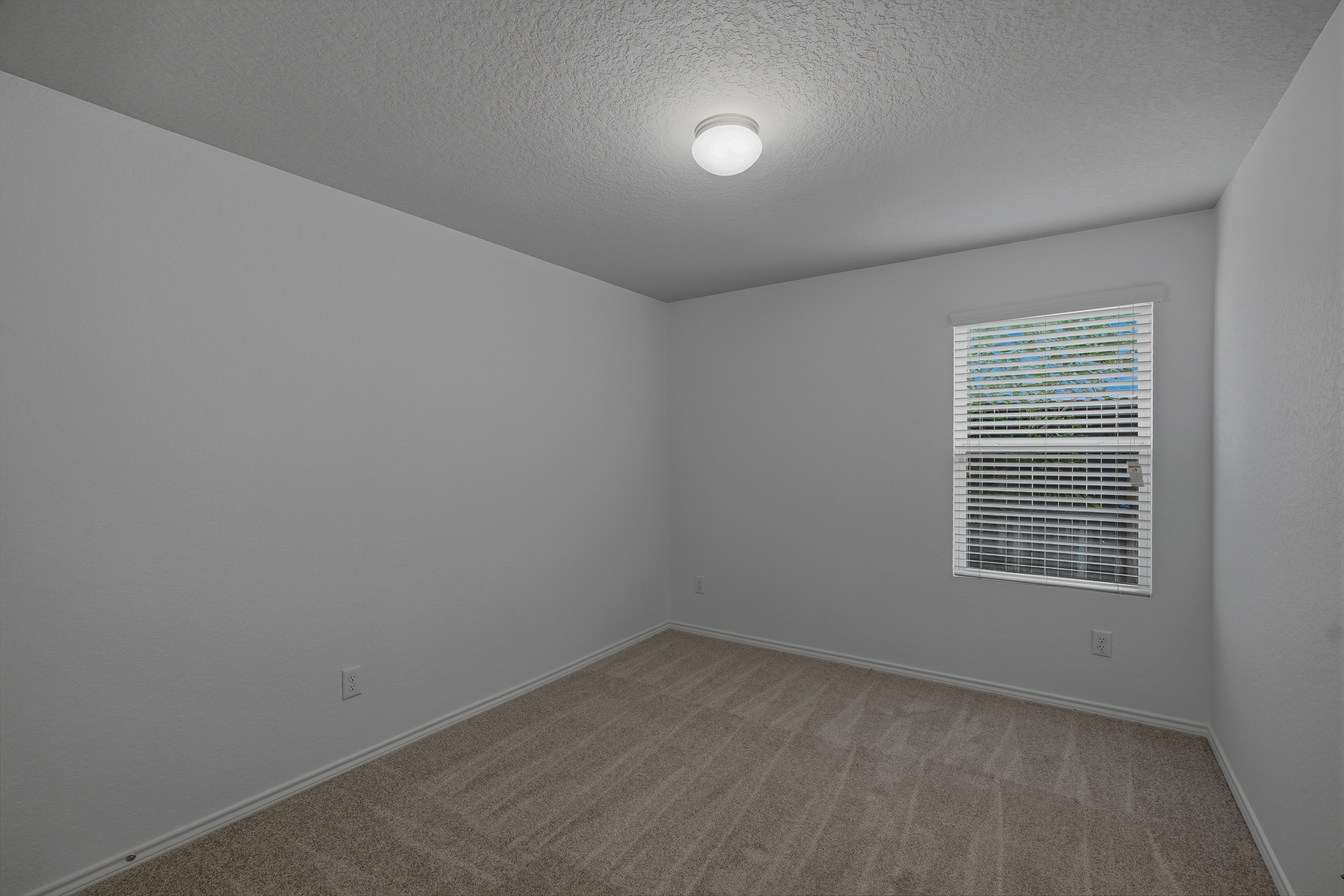  Beautifully Updated With Open Concept - 物件實景
