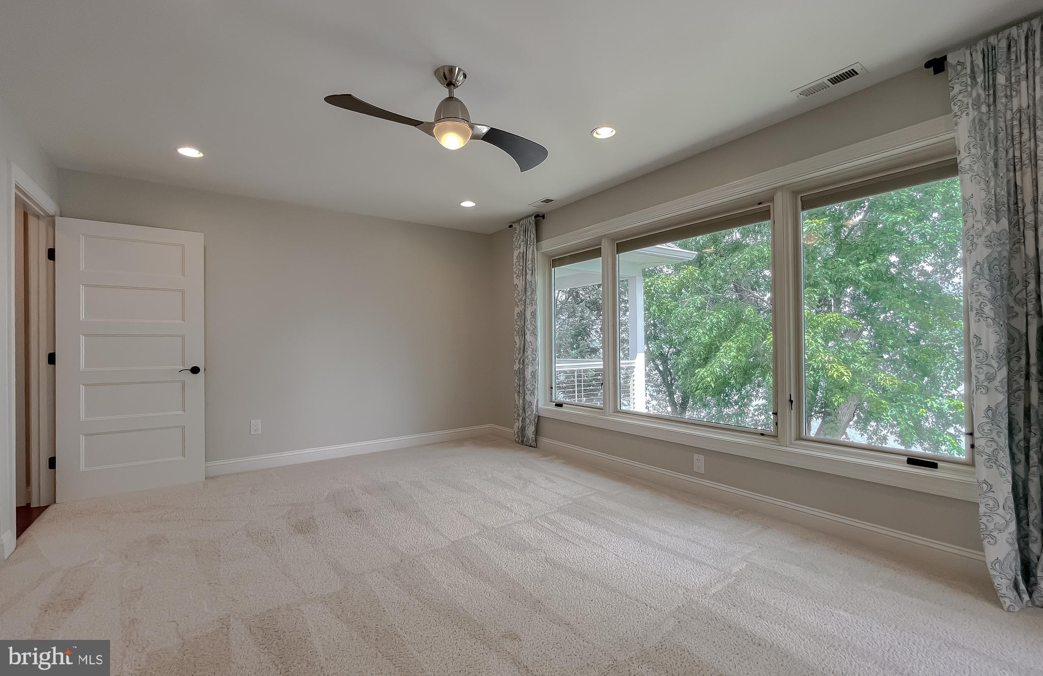 Hollywood, Maryland, 20636, United States, 5 Bedrooms Bedrooms, ,5 BathroomsBathrooms,Residential,For Sale,1914184