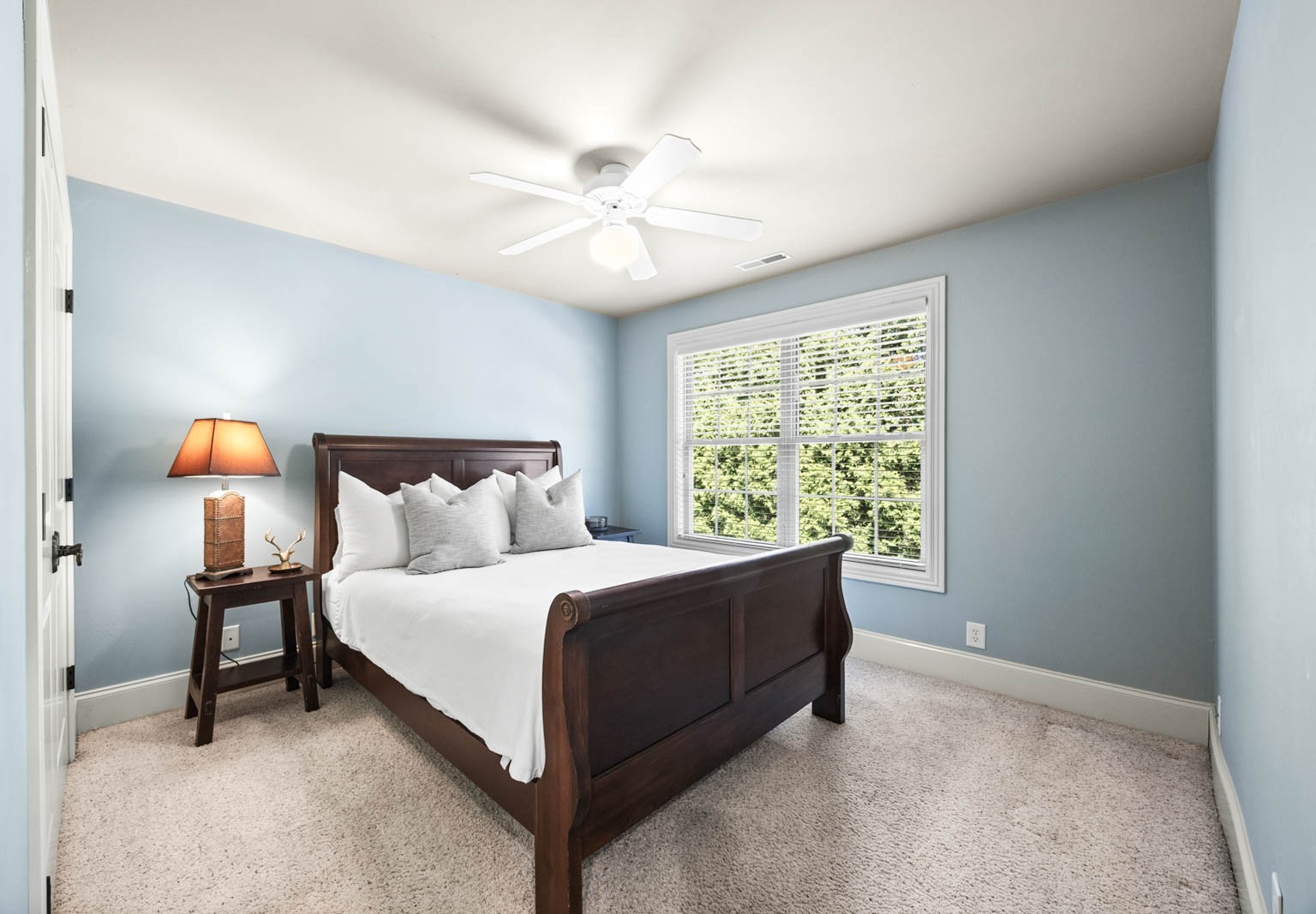 Clarksville, Tennessee, 37043, United States, 4 Bedrooms Bedrooms, ,5 BathroomsBathrooms,Residential,For Sale,1997798