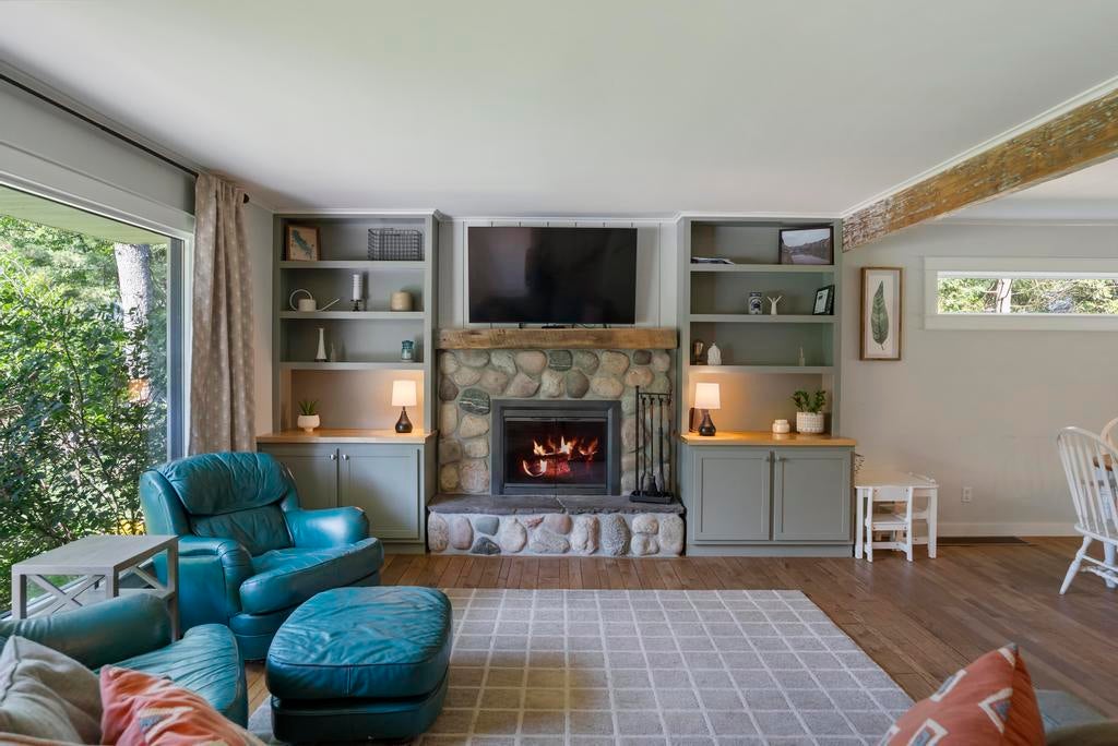 Harbor Springs, Michigan, 49740, United States, 4 Bedrooms Bedrooms, ,3 BathroomsBathrooms,Residential,For Sale,1889979
