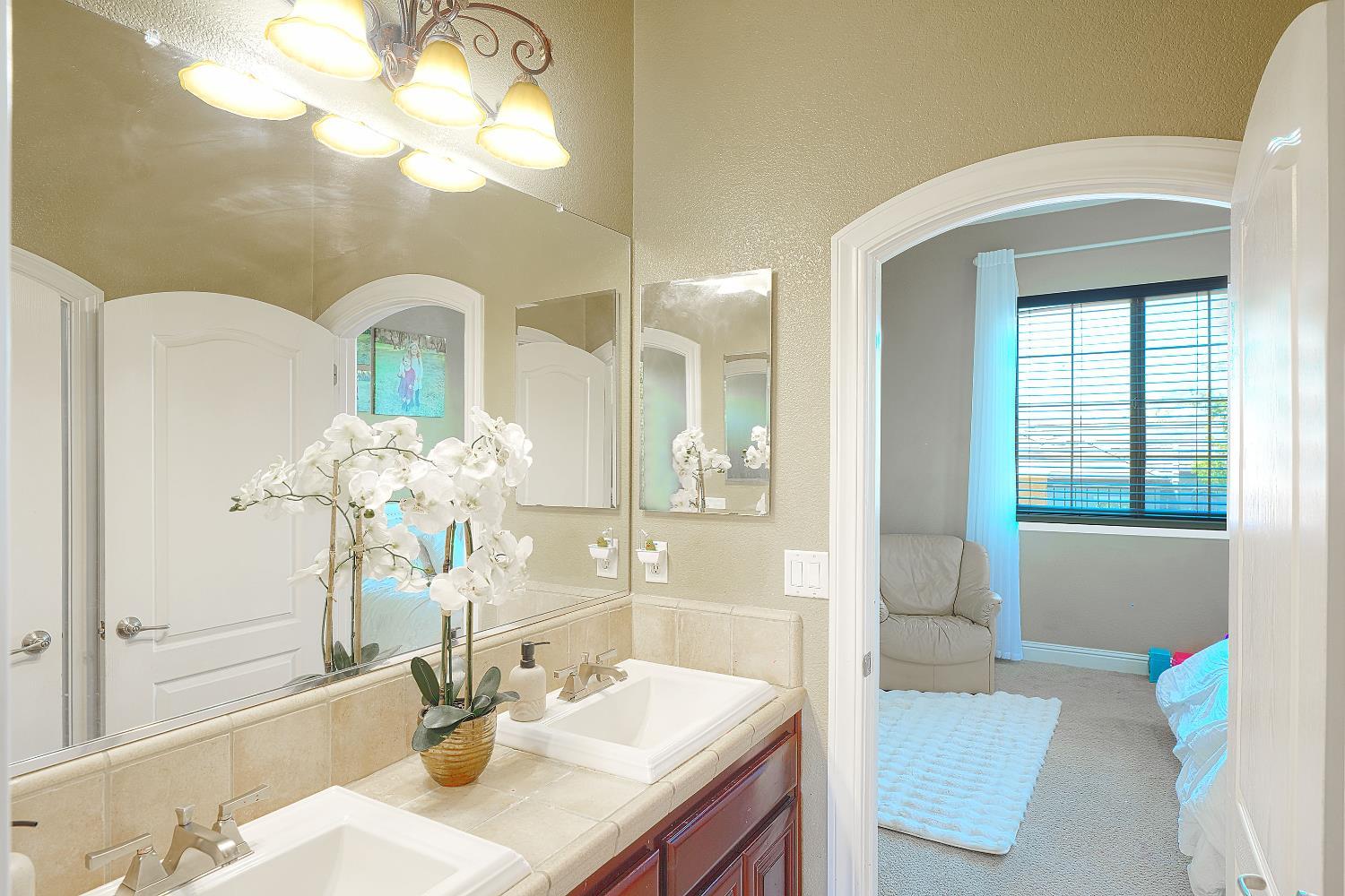 Lincoln, California, 95648, United States, 7 Bedrooms Bedrooms, ,5 BathroomsBathrooms,Residential,For Sale,1984434