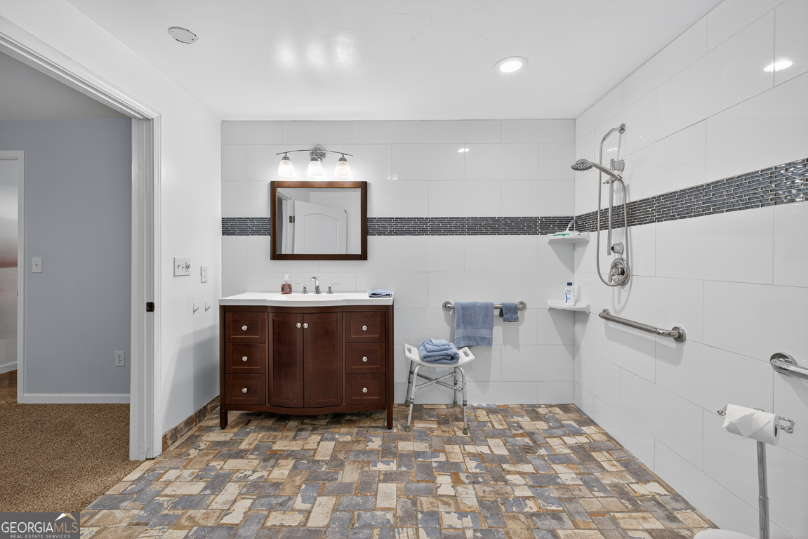 Dacula, Georgia, 30019, United States, 4 Bedrooms Bedrooms, ,4 BathroomsBathrooms,Residential,For Sale,1986459