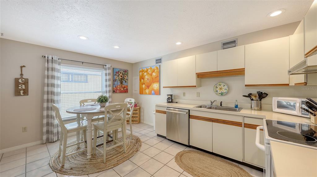 Sarasota, Florida, 34242, United States, 5 Bedrooms Bedrooms, ,4 BathroomsBathrooms,Residential,For Sale,2000944