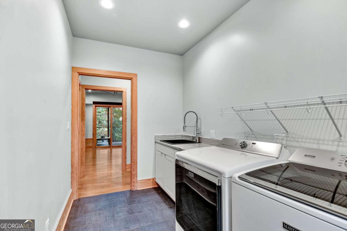 Athens, Georgia, 30606, United States, 2 Bedrooms Bedrooms, ,3 BathroomsBathrooms,Residential,For Sale,1992005