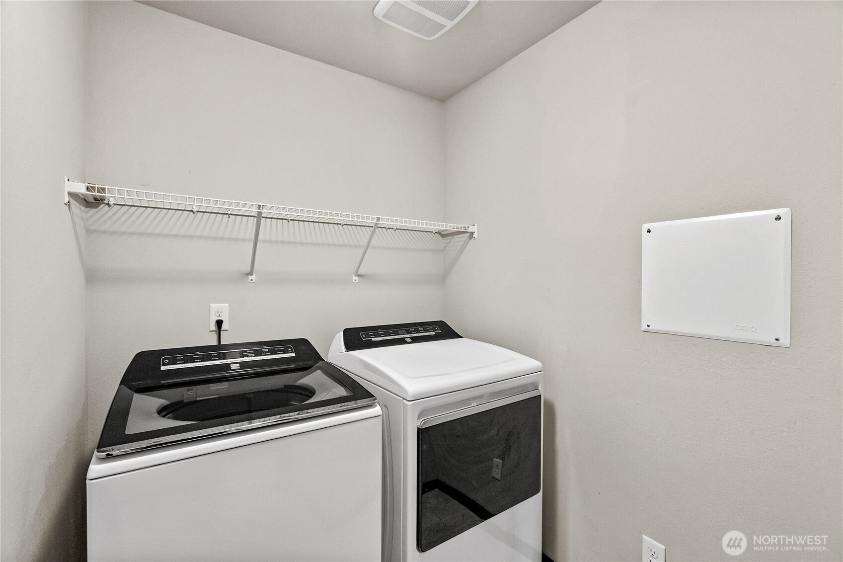Bremerton, Washington, 98312, United States, 5 Bedrooms Bedrooms, ,2 BathroomsBathrooms,Residential,For Sale,1900860