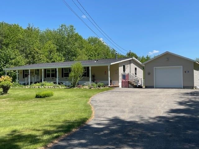 Rochester, New Hampshire, 03868, United States, 3 Bedrooms Bedrooms, ,2 BathroomsBathrooms,Residential,For Sale,1898297