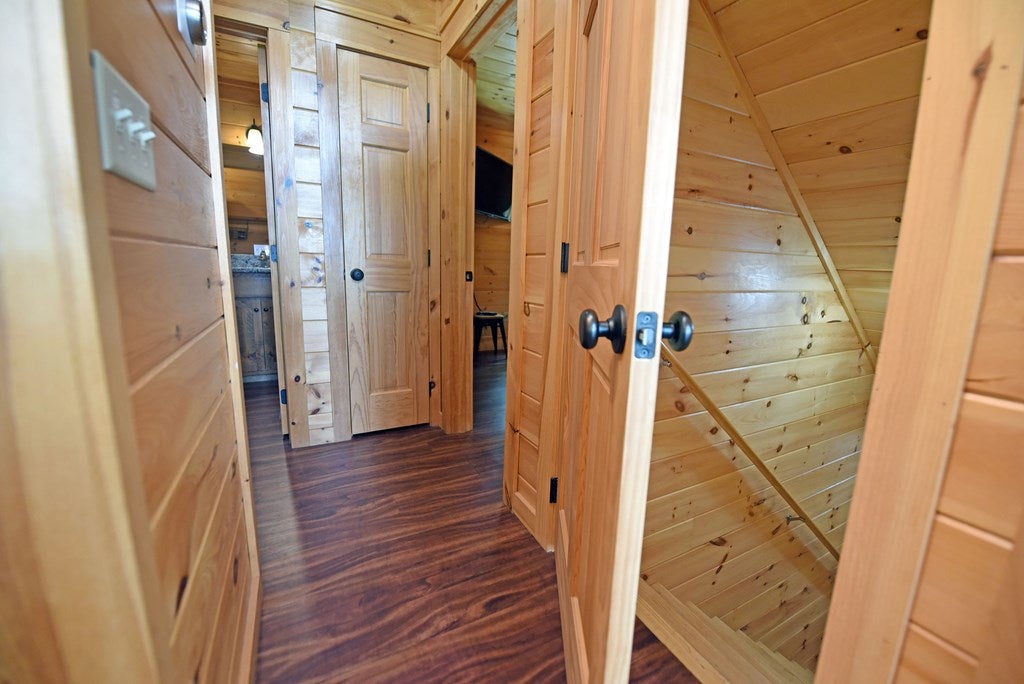 Blue Ridge, Georgia, 30513, United States, 3 Bedrooms Bedrooms, ,2 BathroomsBathrooms,Residential,For Sale,1859730