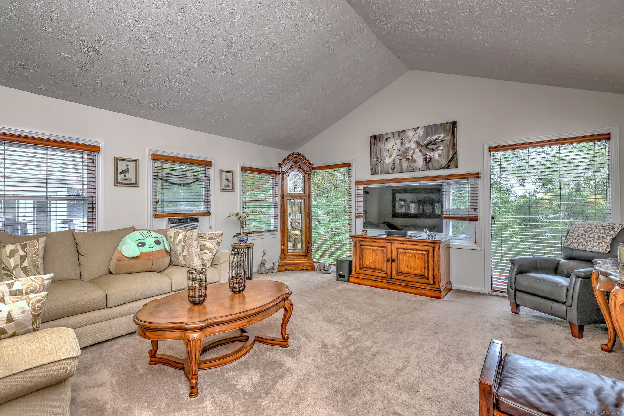 West Haven, Connecticut, 06516, United States, 3 Bedrooms Bedrooms, ,2 BathroomsBathrooms,Residential,For Sale,1925877