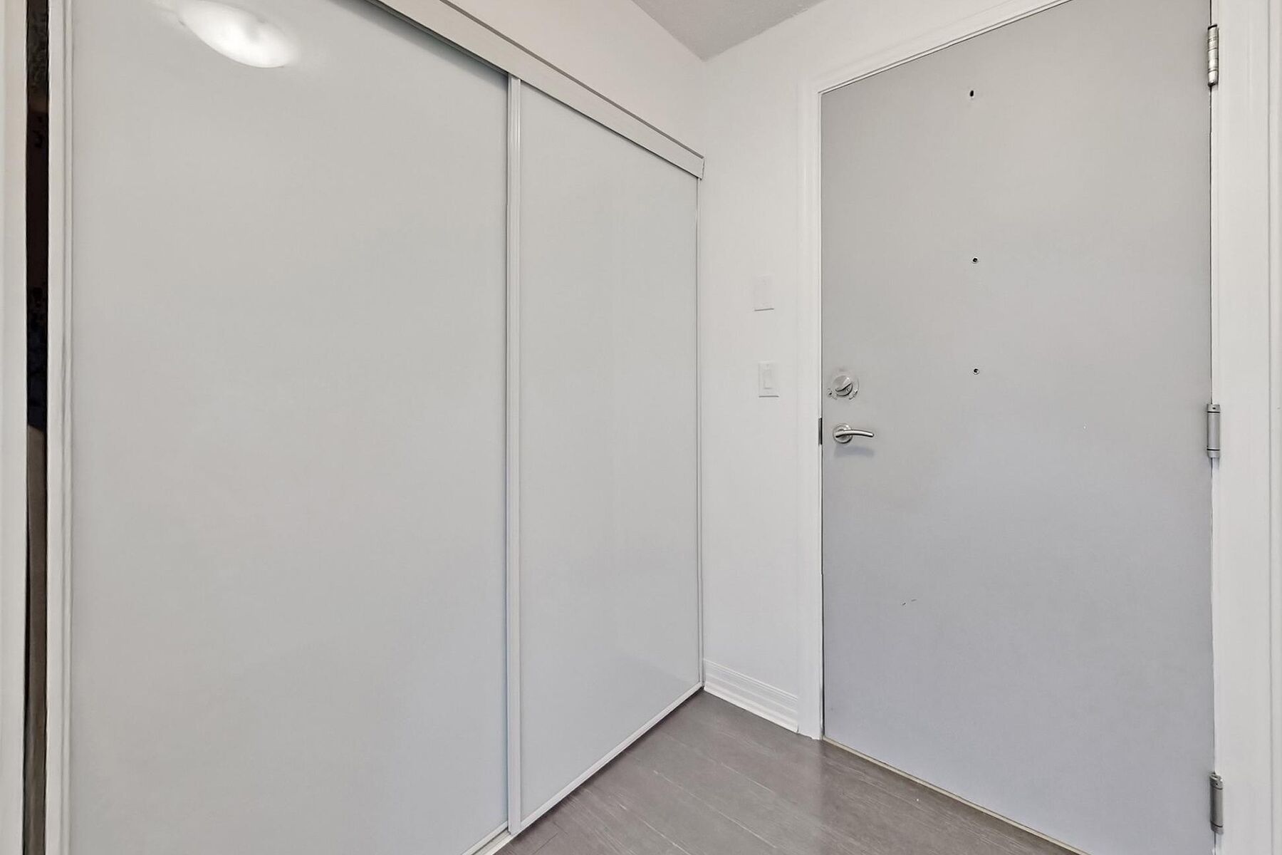  Modern Condo Living - 物件實景