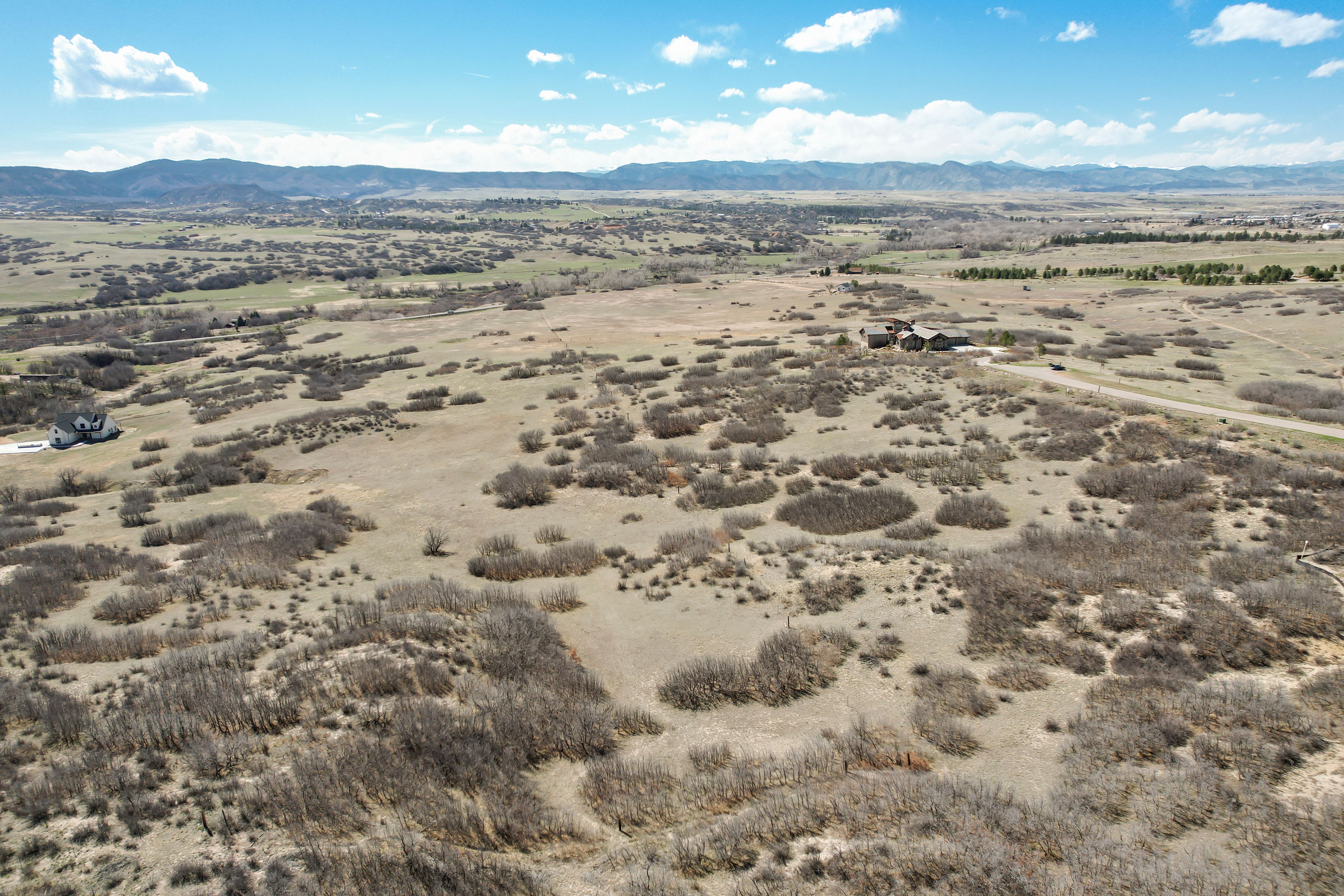  Gorgeous 4-acre lot - 物件實景