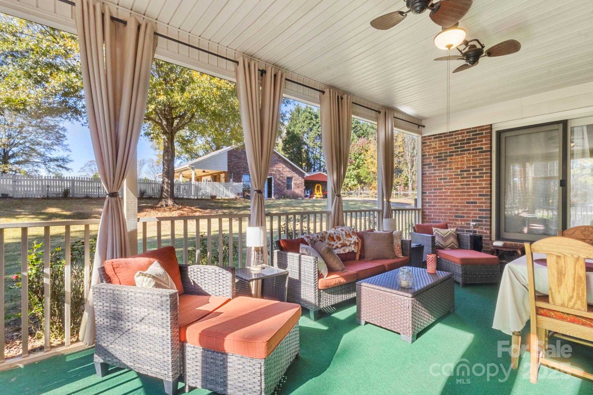 Lincolnton, North Carolina, 28092, United States, 4 Bedrooms Bedrooms, ,3 BathroomsBathrooms,Residential,For Sale,1989140