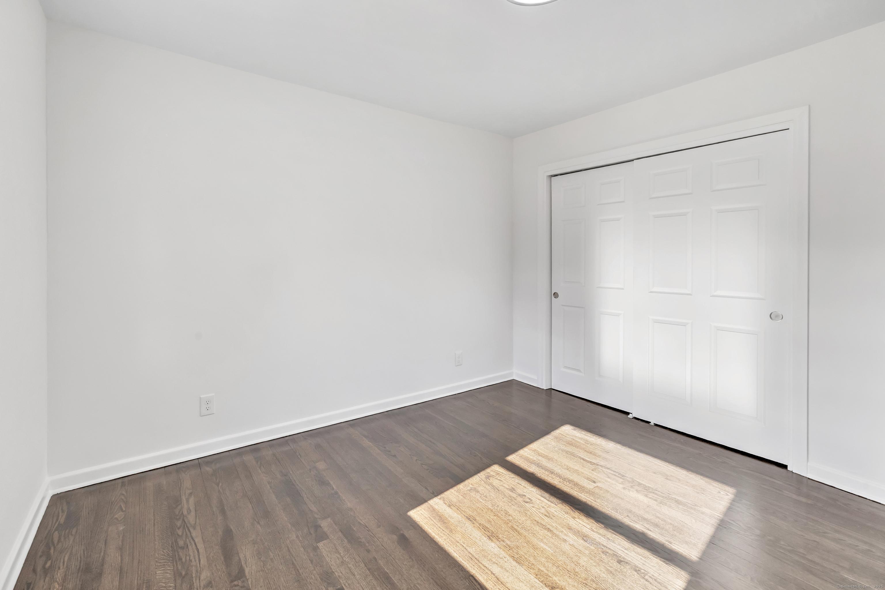 Hamden, Connecticut, 06518, United States, 3 Bedrooms Bedrooms, ,2 BathroomsBathrooms,Residential,For Sale,1987116