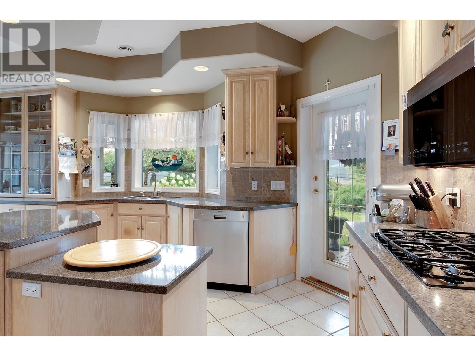 VERNON, British Columbia, V1H 1E8, CA, 3 Bedrooms Bedrooms, ,2 BathroomsBathrooms,Residential,For Sale,1948315