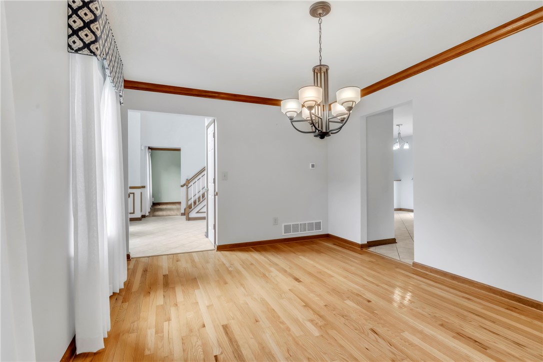 Cranberry Twp, Pennsylvania, 16066, United States, 4 Bedrooms Bedrooms, ,4 BathroomsBathrooms,Residential,For Sale,1985014