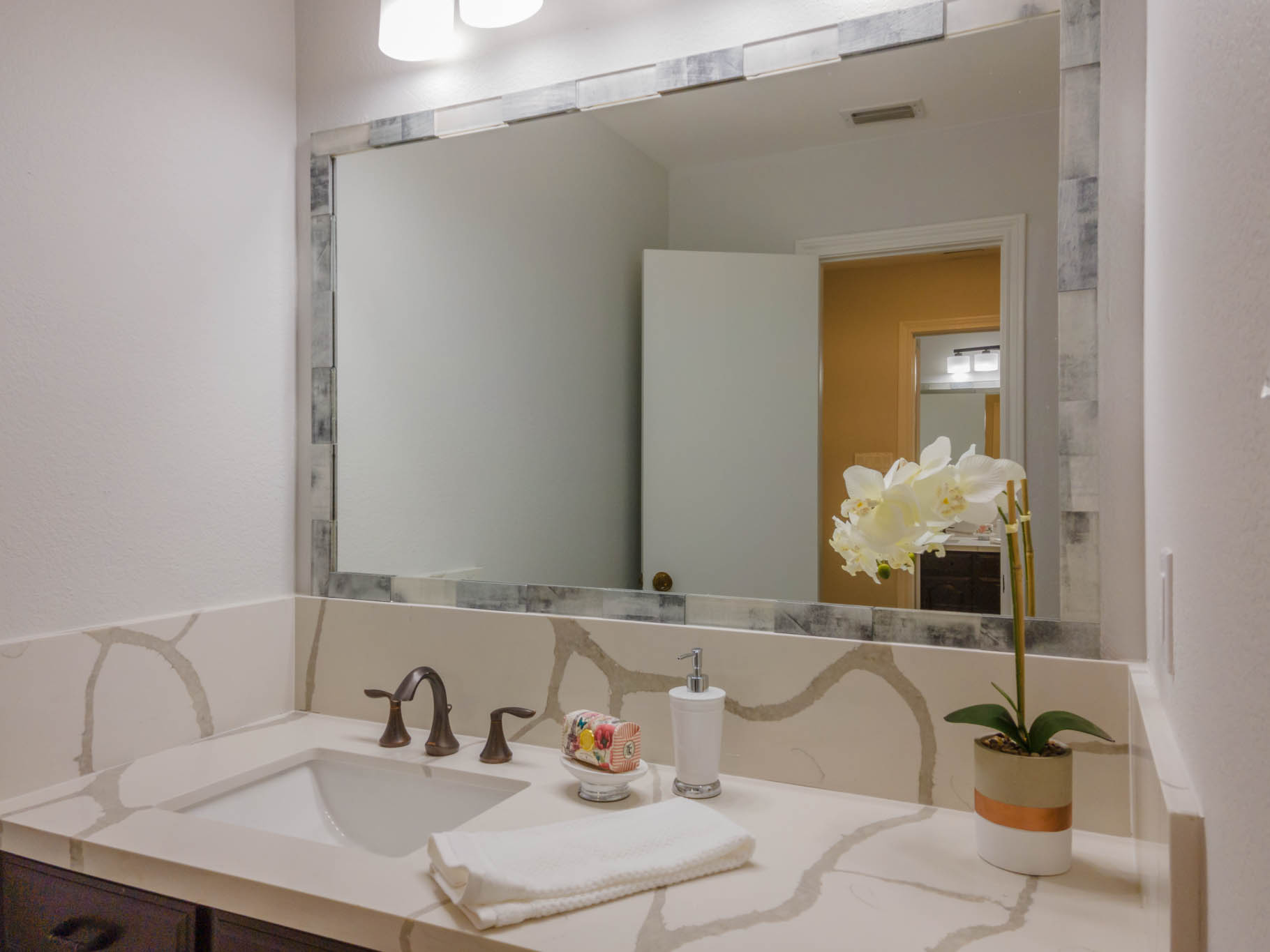 McAllen, Texas, 78504, United States, 7 Bedrooms Bedrooms, ,7 BathroomsBathrooms,Residential,For Sale,1916875