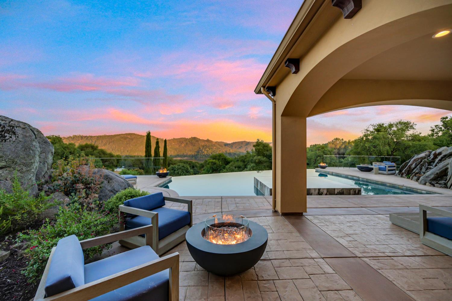 Loomis, California, 95650, United States, 6 Bedrooms Bedrooms, ,6 BathroomsBathrooms,Residential,For Sale,1908935