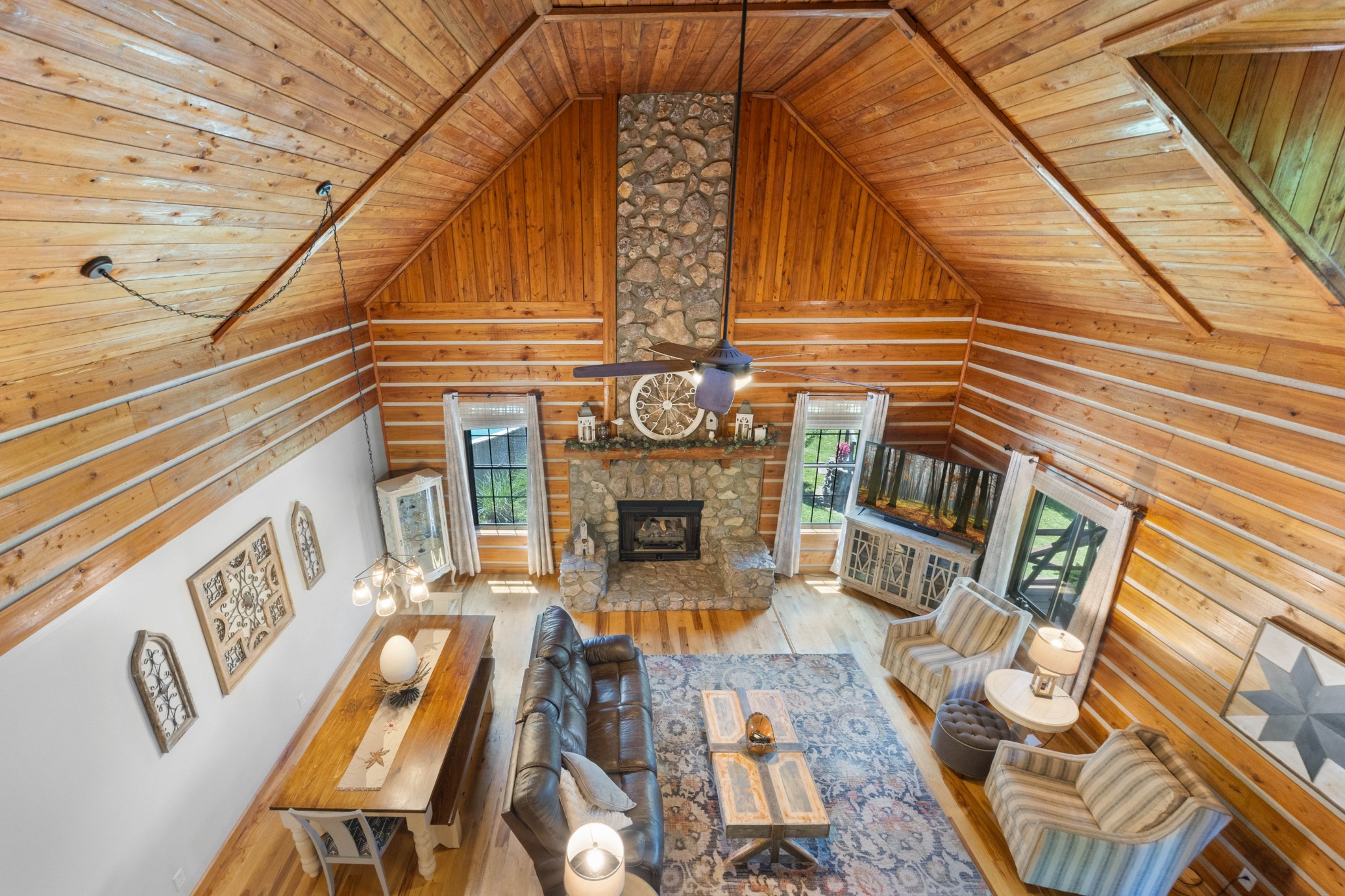 Dover, Tennessee, 37058, United States, 4 Bedrooms Bedrooms, ,3 BathroomsBathrooms,Residential,For Sale,1915564