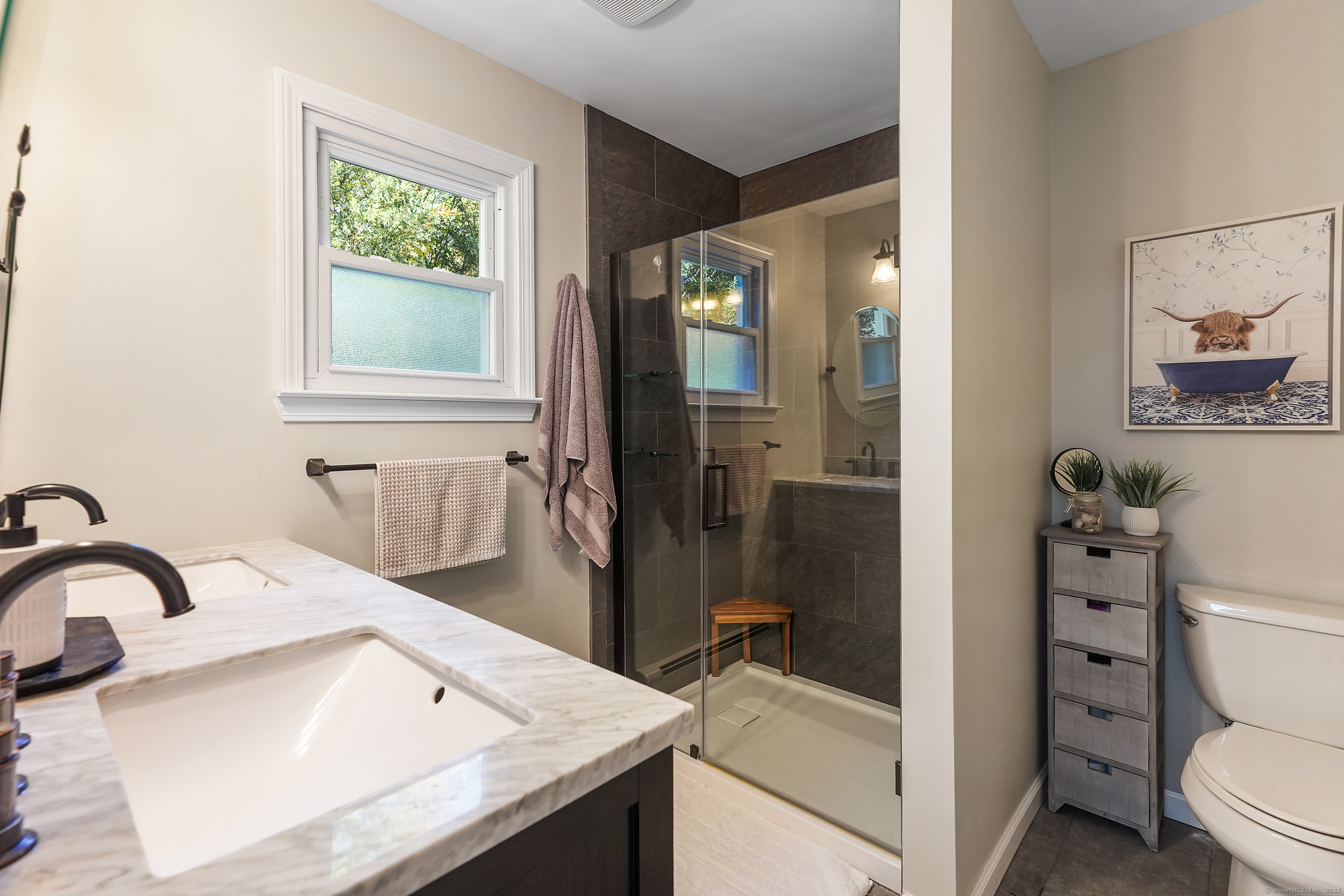 Brookfield, Connecticut, 06804, United States, 4 Bedrooms Bedrooms, ,3 BathroomsBathrooms,Residential,For Sale,1969368