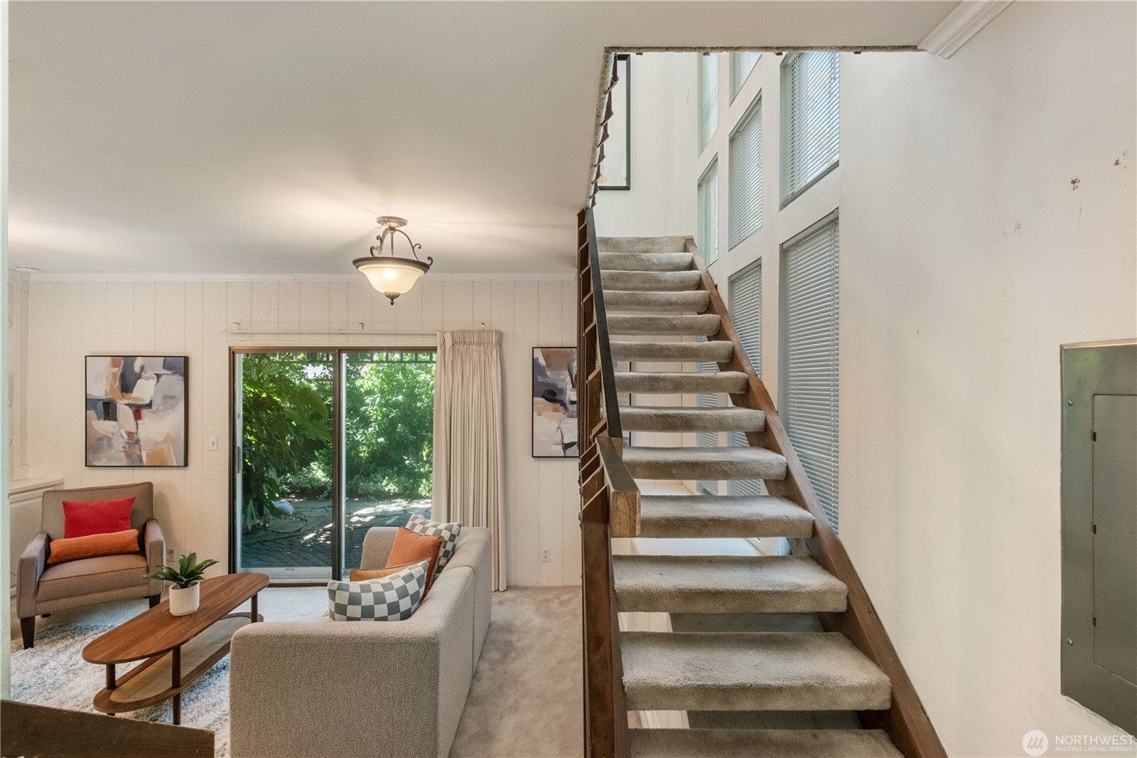 Kirkland, Washington, 98033, United States, 3 Bedrooms Bedrooms, ,2 BathroomsBathrooms,Residential,For Sale,1904417