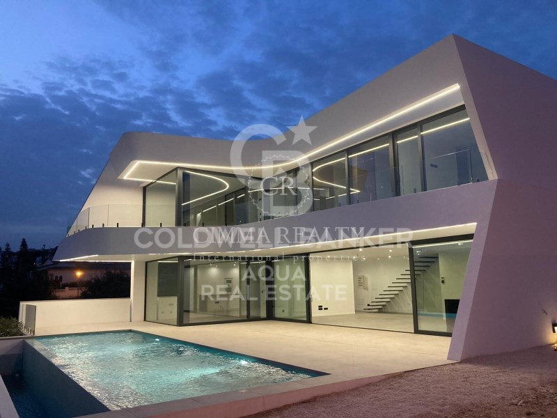 Alicante, Calpe / Calp, Calpe Pueblo Alicante, Cal, Calpe / Calp, Comunidad Valenciana, 03710, ES, 5 Bedrooms Bedrooms, ,5 BathroomsBathrooms,Residential,For Sale,Alicante, Calpe / Calp, Calpe Pueblo Alicante, Cal,1621624
