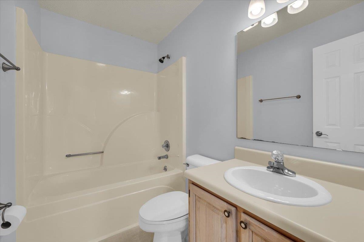 Moore, South Carolina, 29369, United States, 5 Bedrooms Bedrooms, ,4 BathroomsBathrooms,Residential,For Sale,2010805