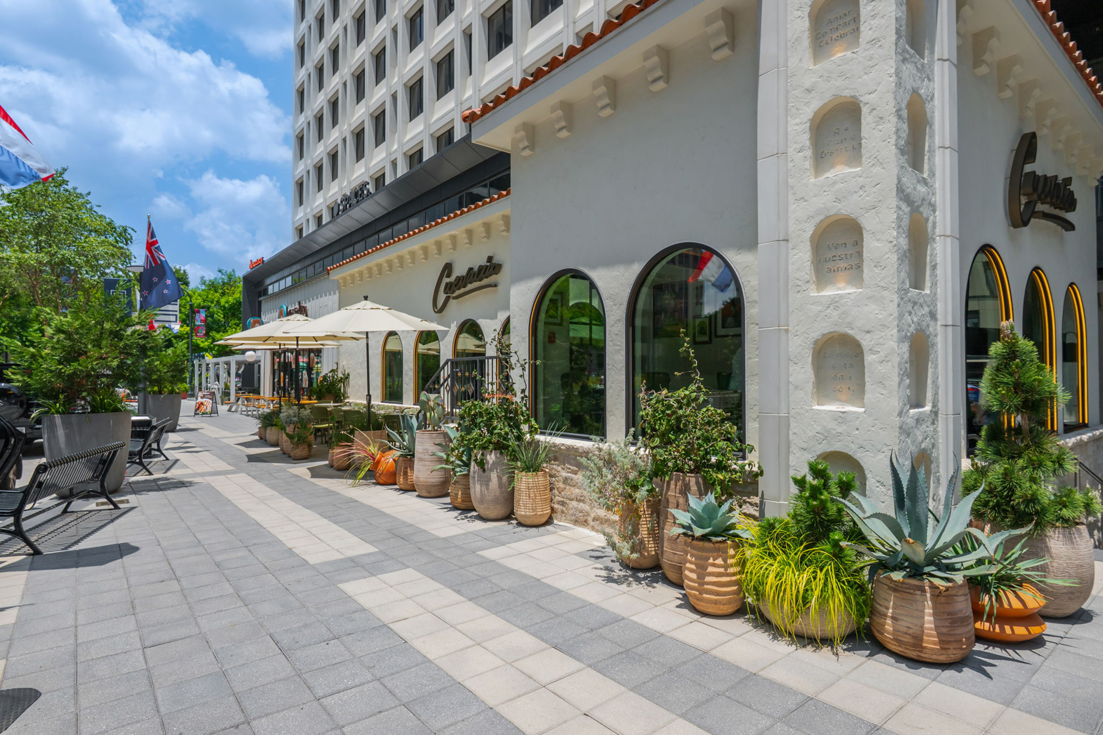 Fully Renovated Two-story Condo in the Iconic Colony House at Colony Square - 物件實景