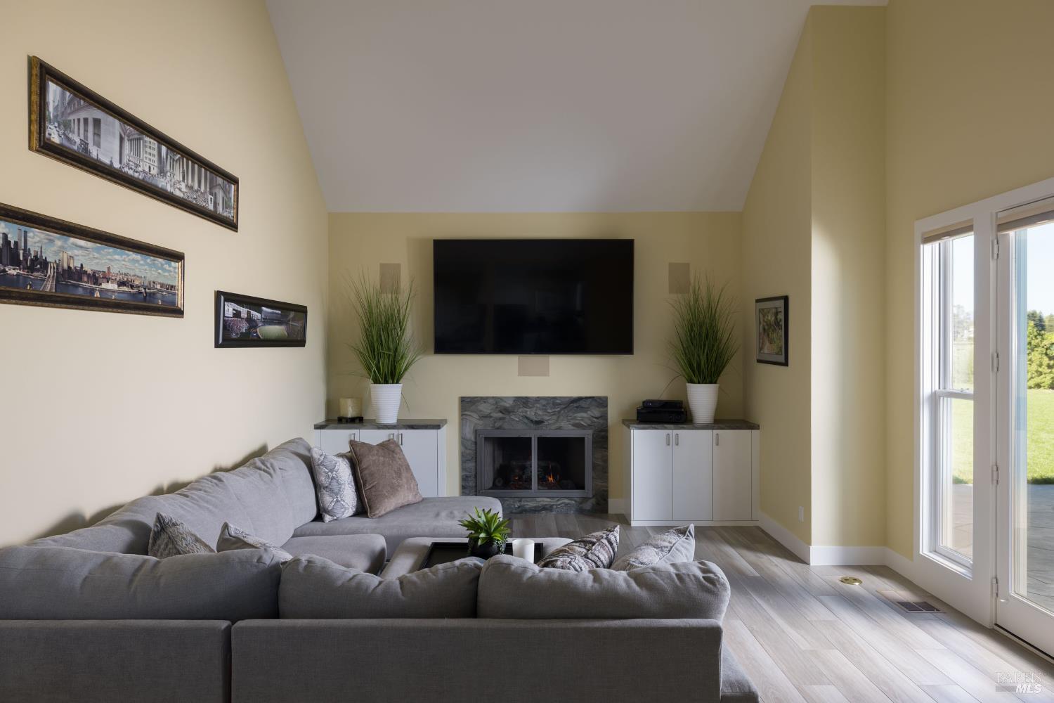 Santa Rosa, California, 95401, United States, 4 Bedrooms Bedrooms, ,4 BathroomsBathrooms,Residential,For Sale,1993093