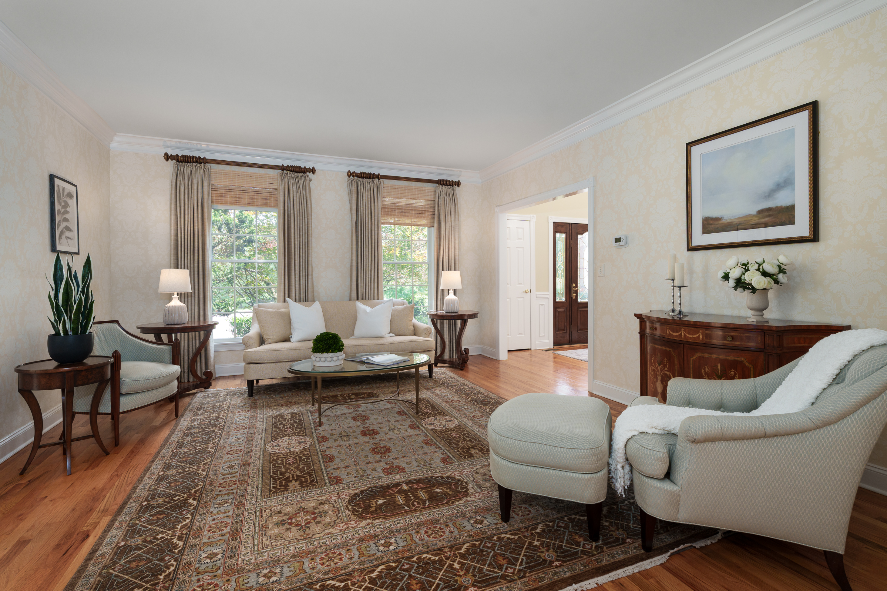  Generously Scaled Rooms Warmed by Timeless Detailing - 物件實景