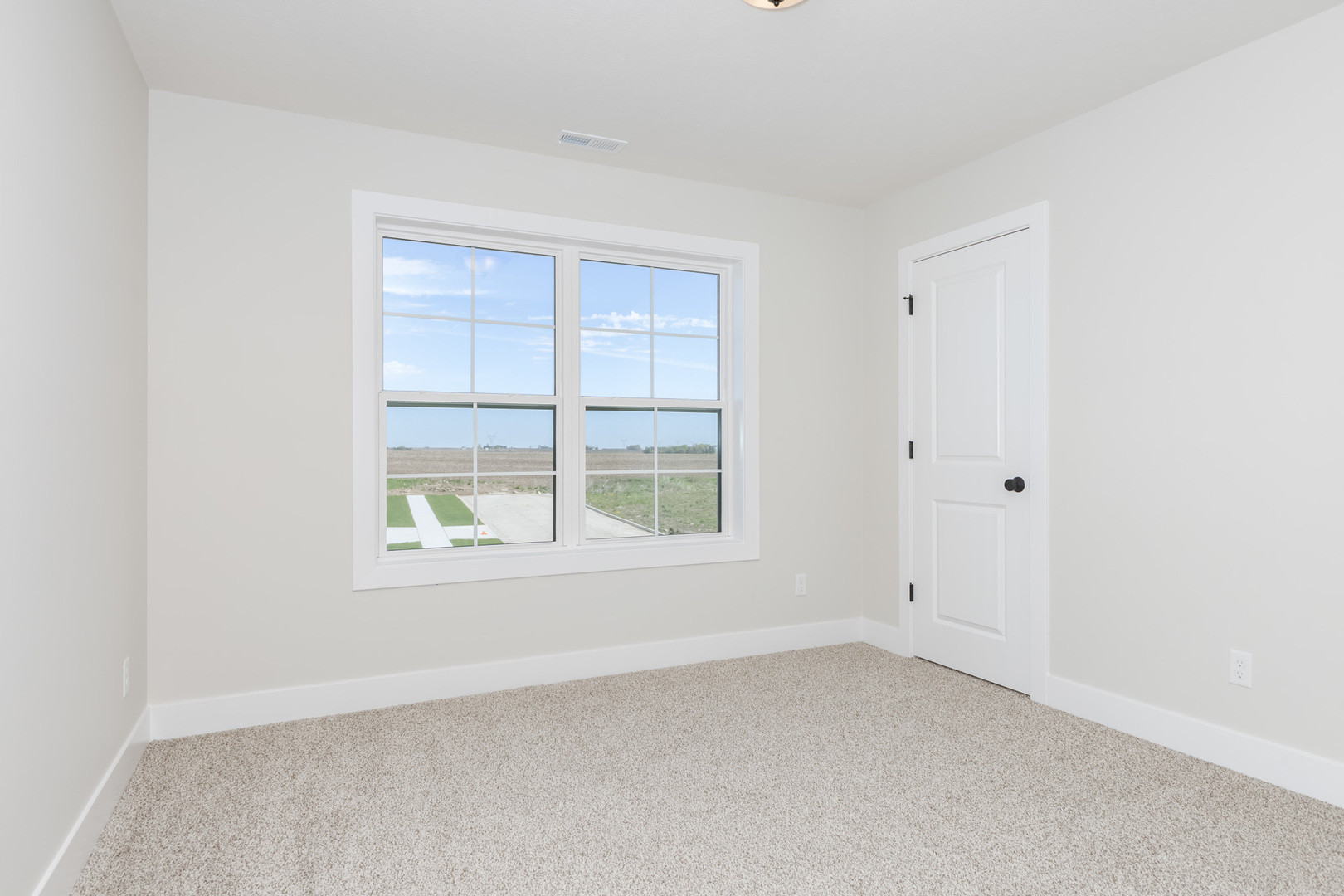 Bloomington, Illinois, 61705, United States, 4 Bedrooms Bedrooms, ,4 BathroomsBathrooms,Residential,For Sale,1957055