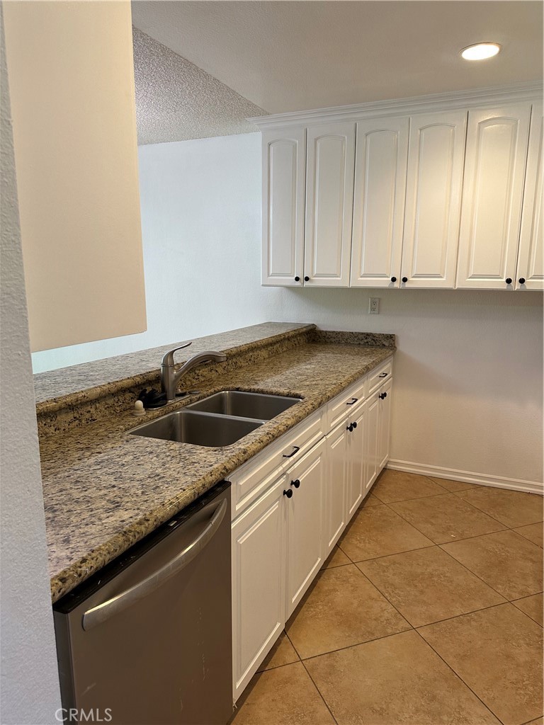 Canoga Park, California, 91303, United States, 2 Bedrooms Bedrooms, ,1 BathroomBathrooms,Residential,For Sale,1995813