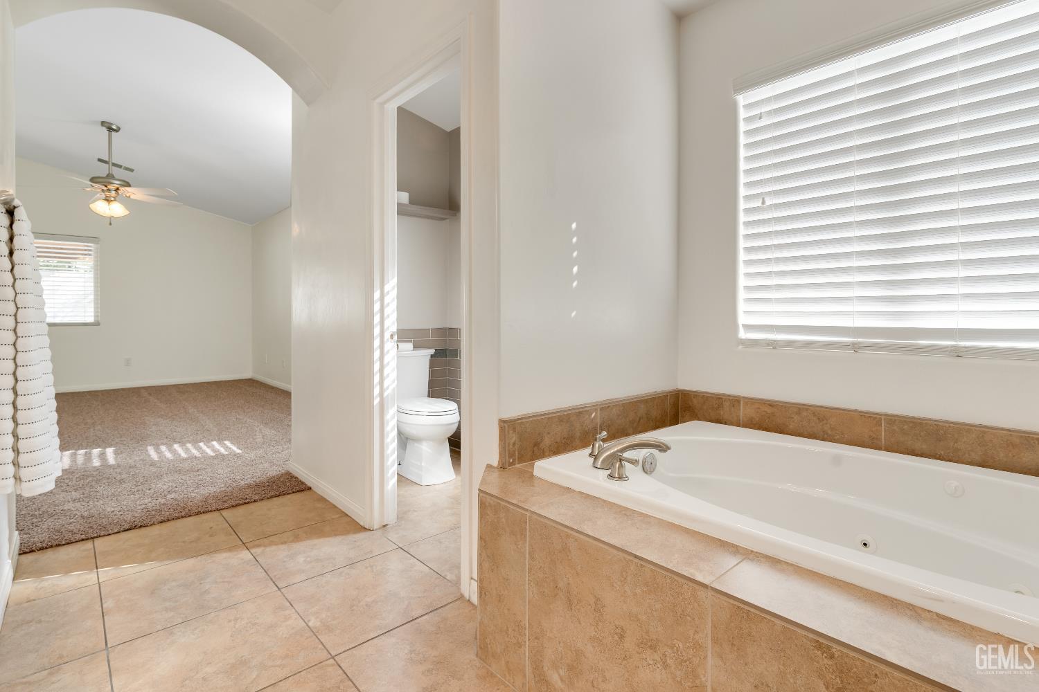 Bakersfield, California, 93311, United States, 5 Bedrooms Bedrooms, ,2 BathroomsBathrooms,Residential,For Sale,1949129