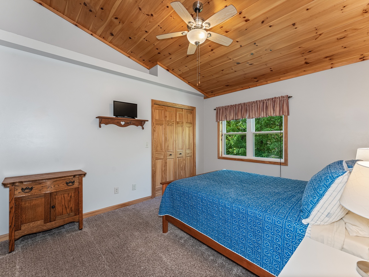 Mercer, Wisconsin, 54547, United States, 3 Bedrooms Bedrooms, ,3 BathroomsBathrooms,Residential,For Sale,1978560