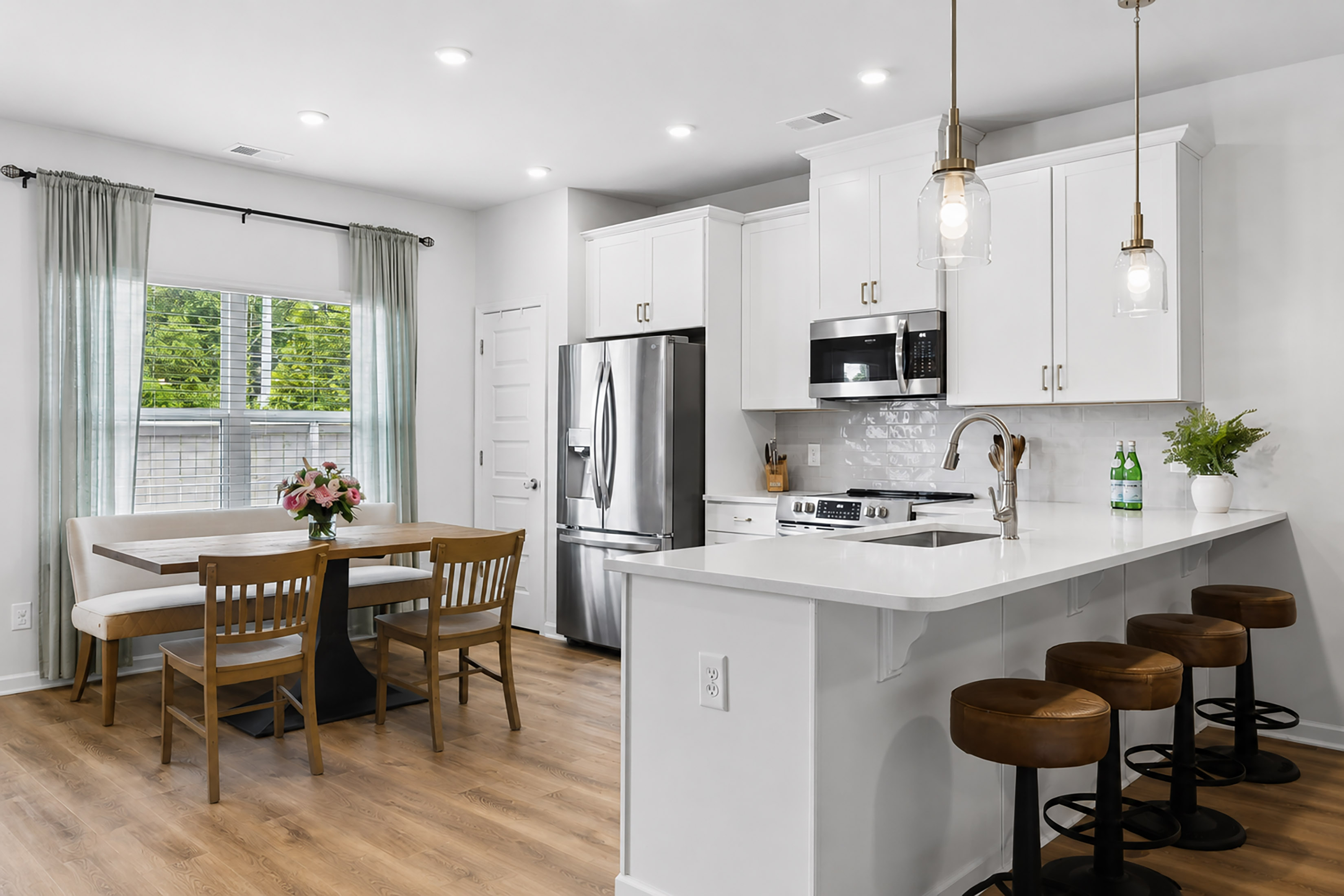  Beautifully Appointed Home Balances Comfort, Style and Low Maintenance Living - 物件實景