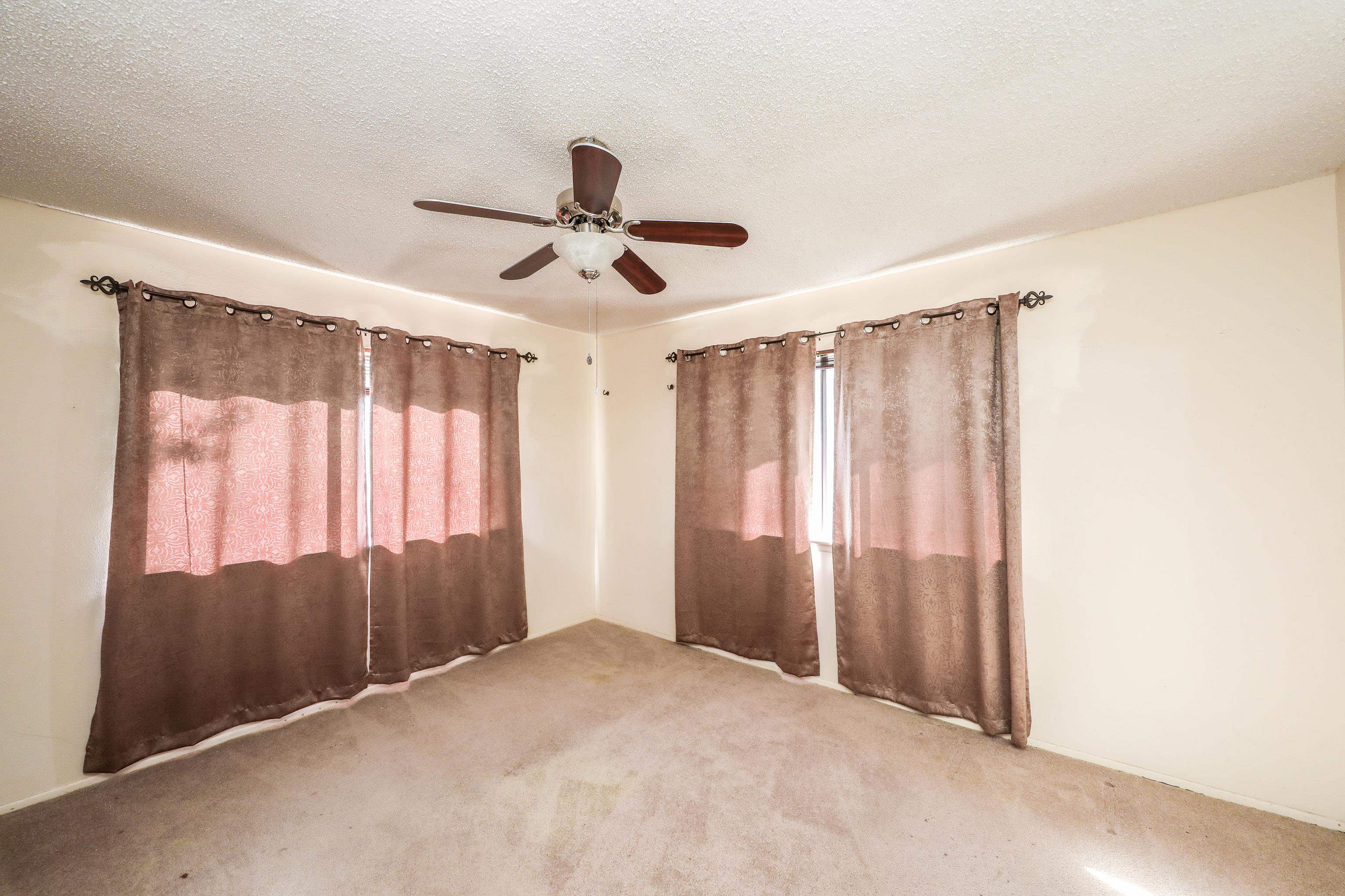 LAREDO, Texas, 78041, United States, 5 Bedrooms Bedrooms, ,3 BathroomsBathrooms,Residential,For Sale,1967607