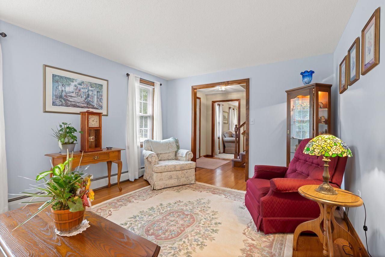 Hooksett, New Hampshire, 03106, United States, 3 Bedrooms Bedrooms, ,2 BathroomsBathrooms,Residential,For Sale,1897841