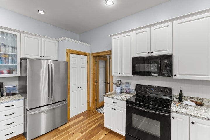 Versailles, Kentucky, 40383, United States, 4 Bedrooms Bedrooms, ,Residential,For Sale,1900700