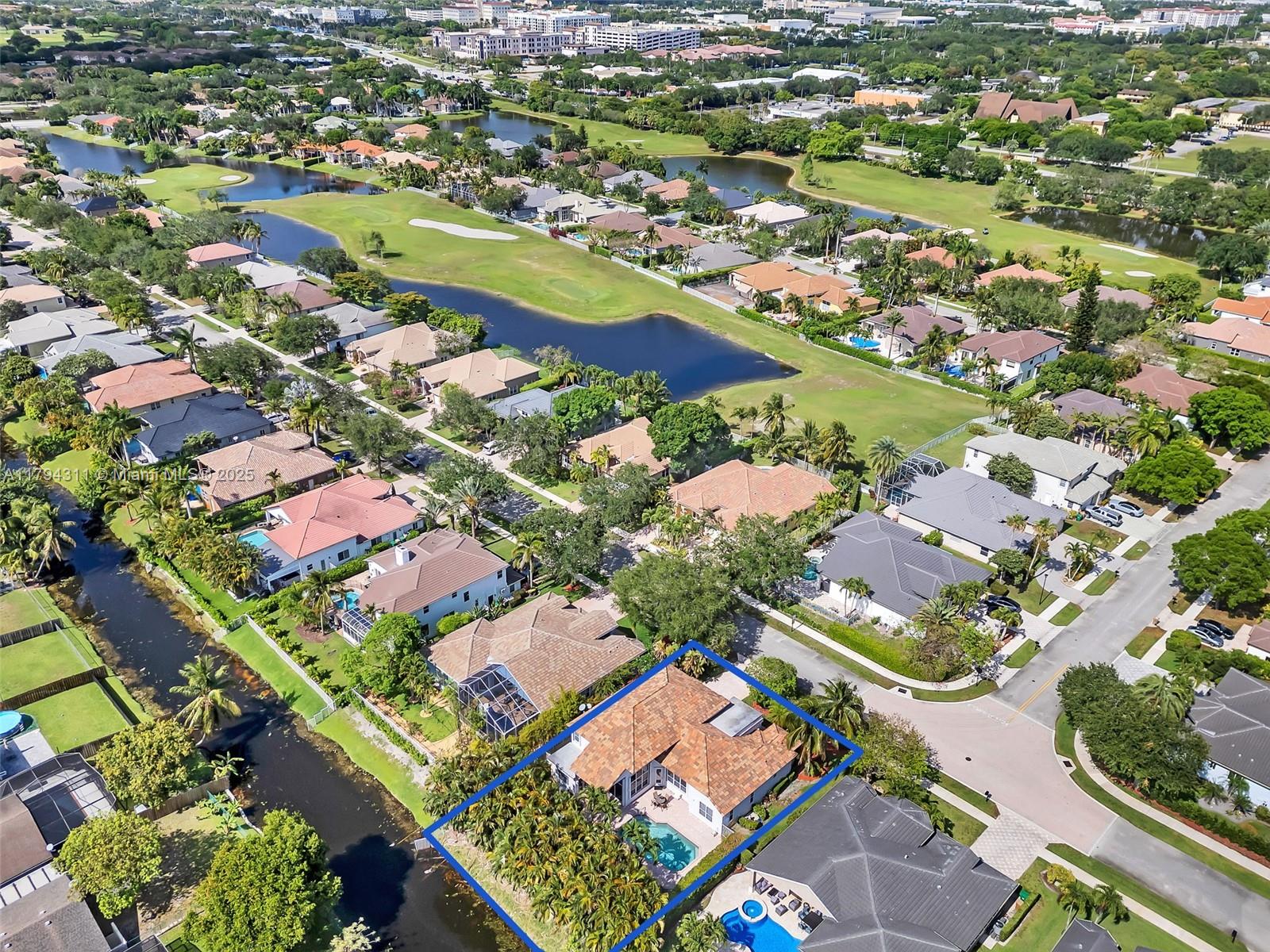 Davie, Florida, 33328, United States, 5 Bedrooms Bedrooms, ,4 BathroomsBathrooms,Residential,For Sale,1793011