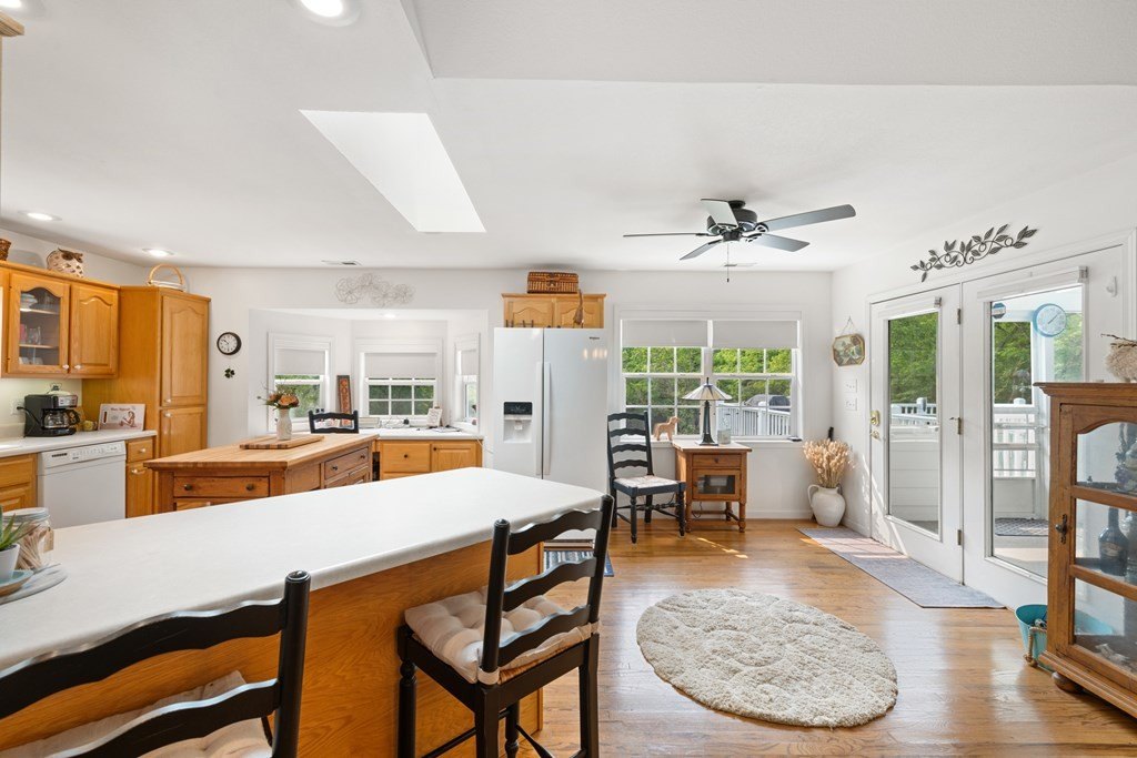 Murphy, North Carolina, 28906, United States, 2 Bedrooms Bedrooms, ,2 BathroomsBathrooms,Residential,For Sale,1923823