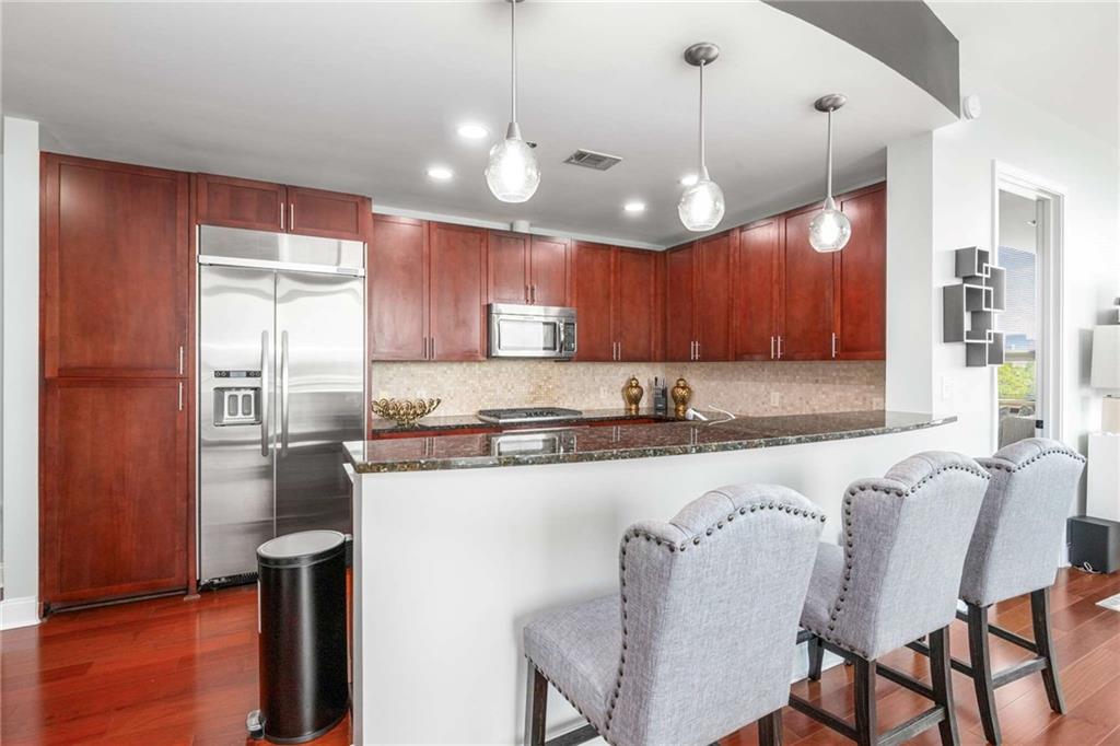 Atlanta, Georgia, 30363, United States, 2 Bedrooms Bedrooms, ,3 BathroomsBathrooms,Residential,For Sale,1949376